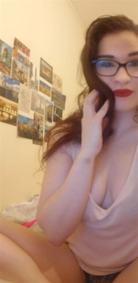 Doing A Naked Oil Show If I Get To 1000tkns Come Have Fun With Me Nsfw Camgirl Cammodel