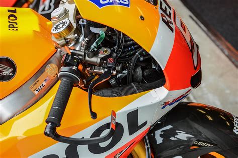 Up Close With The 2013 Honda RC213V Asphalt Rubber