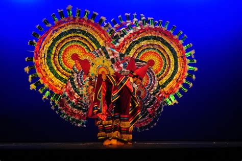 Danza De Los Quetzales Ballet Folklorico De Mexico Flickr