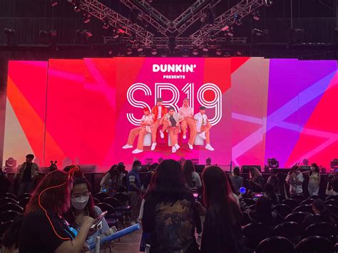 Sb Official On Twitter Dunkin Presents Sb Live In Araneta