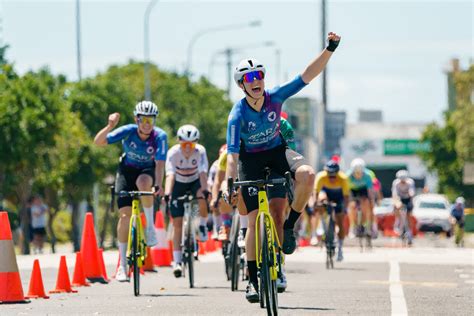 Ara Sunshine Coast Riders Kane Richards And Dani De Francesco Finish On