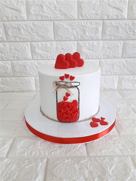 Pin By Snezana Ivankovic On Quick Saves Valentines Day Cakes Fondant