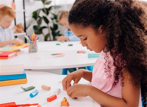 Escola em tempo integral conheça as vantagens para os pequenos