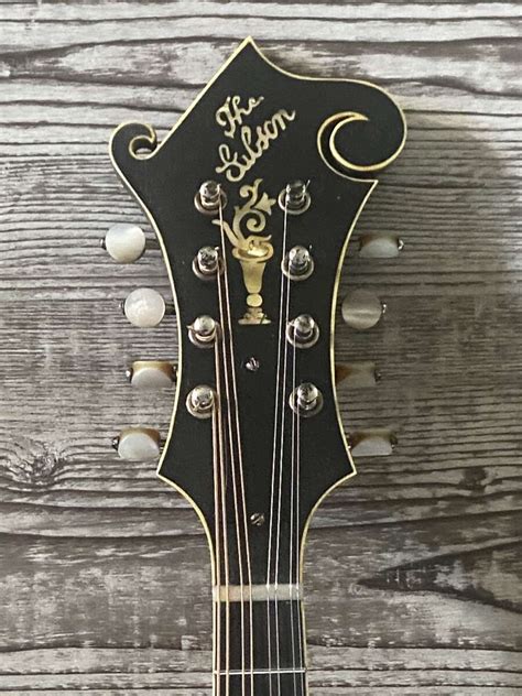 Gibson Ricky Skaggs Distressed MM Mandolin #13 Sold - Mandolin Store