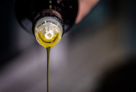 Adiós a la botella de aceite de oliva crean un innovador envase de un