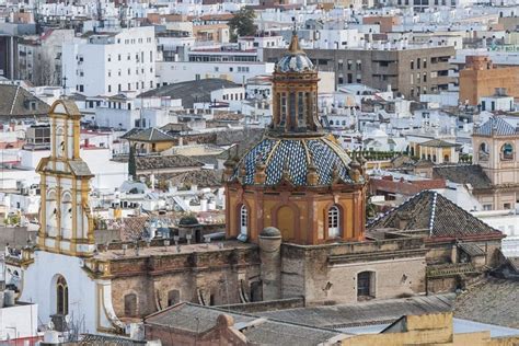 Barrio De Santa Cruz In Seville How To Get There What To See