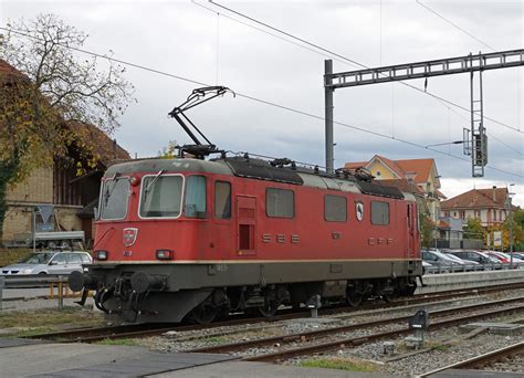 Sbb Re Ii Porrentruy Als Lokzug Bei Kerzers Unterwegs Am