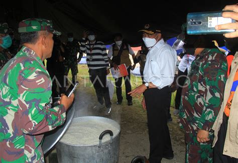 KUNJUNGAN MENKO PMK DI TEMPAT PENGUNSIAN KORBAN GEMPA BUMI SULBAR