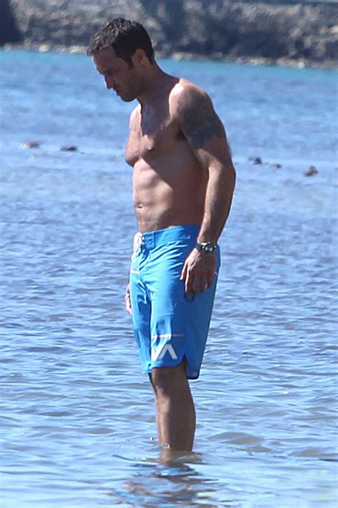 Shirtless Male Celebs Alex O Loughlin