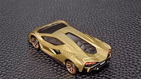 Машинка Базова Hot Wheels Lamborghini Sian FKP 37 Factory Fresh 1 64 HCT08 Green купити в