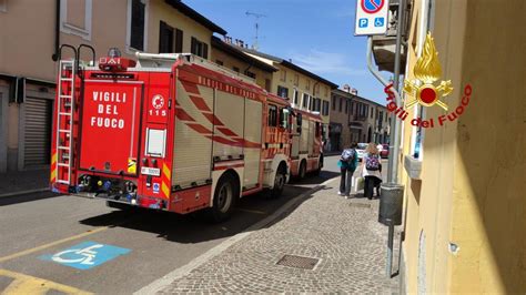 Operaio di 36 anni precipita dal tetto di un edificio l uomo è morto