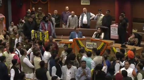 Delhi Mcd House Adjourned Once Again For An Hour Amid Sloganeering