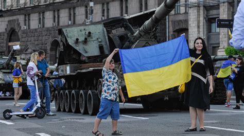 Unabh Ngigkeit Von Moskau Ukraine Begeht Nationalfeiertag Tagesschau De