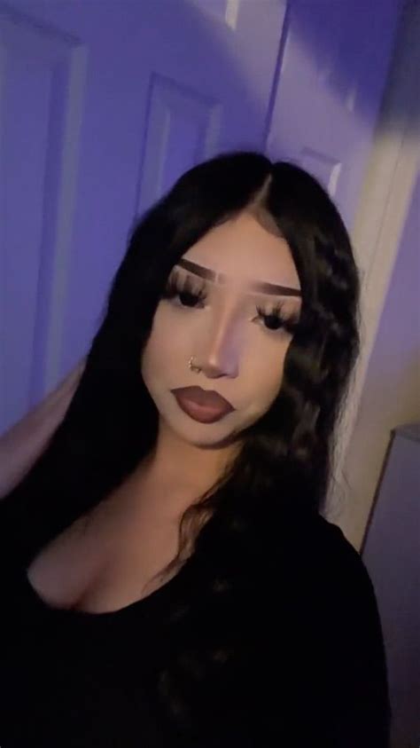 Pin By Moraa On Quick Saves Latina Makeup Latina Makeup Looks Makeup Looks Tutorial