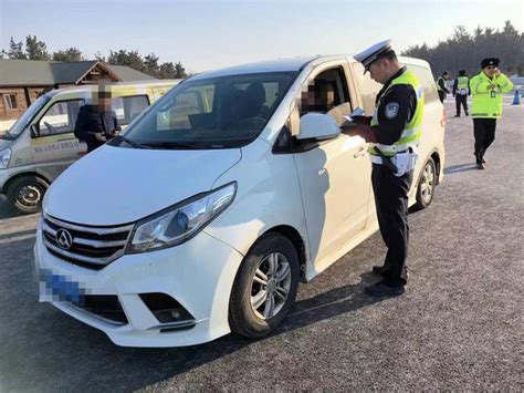 春运首日 威海市交通运输综合执法支队查扣3辆非法营运“黑车”