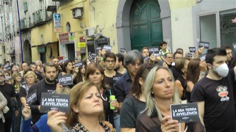 Terra Dei Fuochi La Protesta In Corteo Funebre La Repubblica