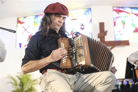 El Acordeonista Que Encantó A Cartagena