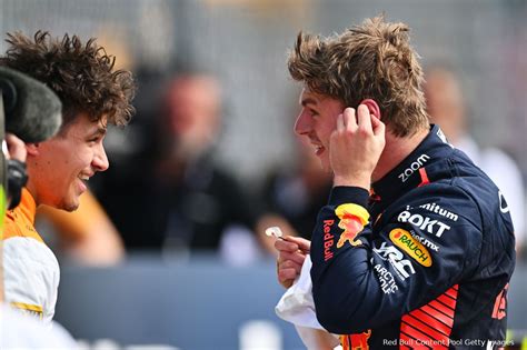 Ondertussen In F1 Norris Breekt Beker Verstappen Tijdens Podiumceremonie