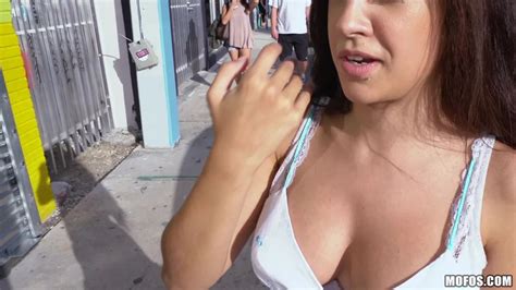 Public Pickups Curvy Latina Gets Paid To Fuck Subtitle Porn