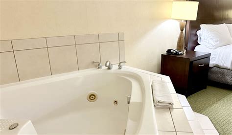 Alabama Hot Tub Suites - 20 Hotel In-Room Spa Tub Soaks from $84/night