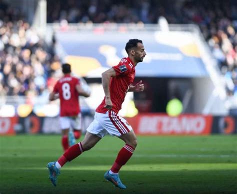 نجم الأهلي أحمد عبد القادر مطلوب في الدوري الروسي الممتاز وطن يغرد