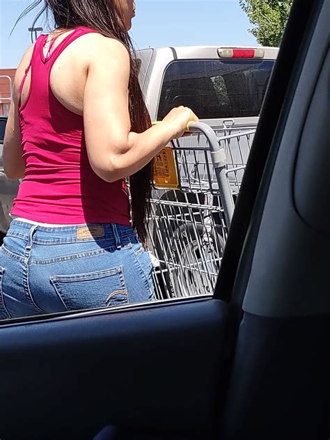 Gorgeous Latina Milf Short Shorts Parking Lot Short Shorts Volleyball Forum