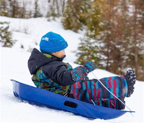 5 Best Snow Sleds for Kids - Backyard Pursuits