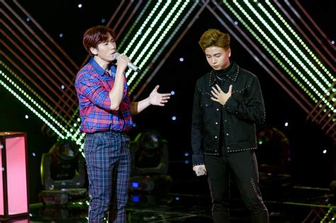 Giọng hát Việt hot boy team Tuấn Ngọc bị nhắc nhở về cách hát nam tính