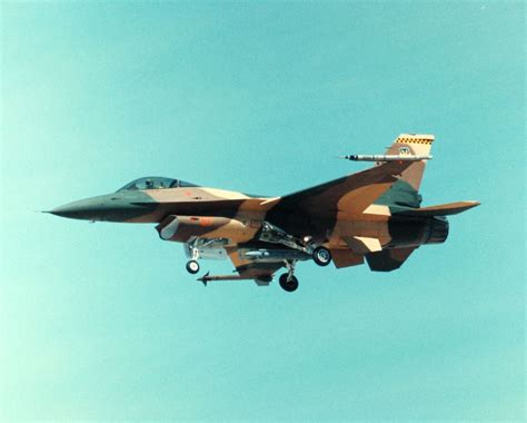 General Dynamics F 16 Fighting Falcon Catalog 010009 Flickr