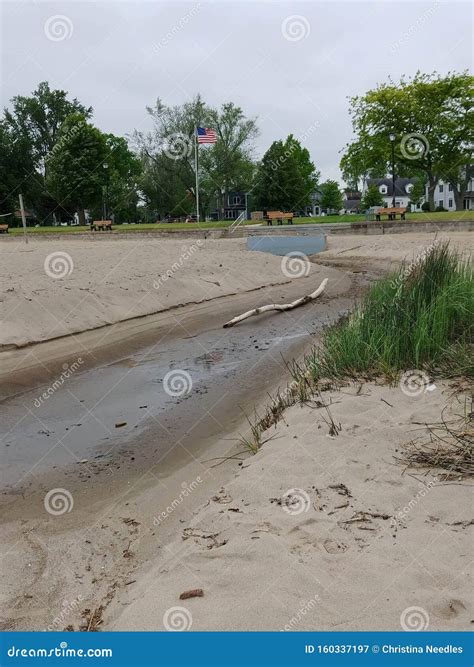 Red Tide at Lake Erie Sandusky Ohio Stock Image - Image of tide