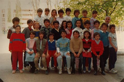 Photo De Classe Cm2 84 85 De 1985 Ecole Pierre Brossolette Copains D