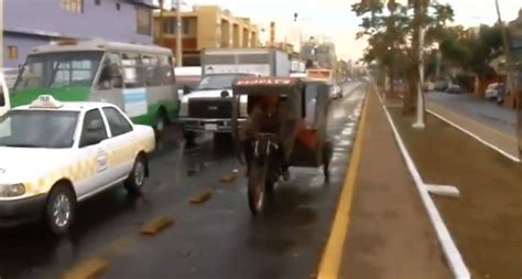 Mototaxis Se Apropian De Una Ciclovía En Neza