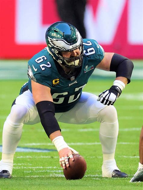 Download Philadelphia Eagles Center Jason Kelce In Action Wallpaper