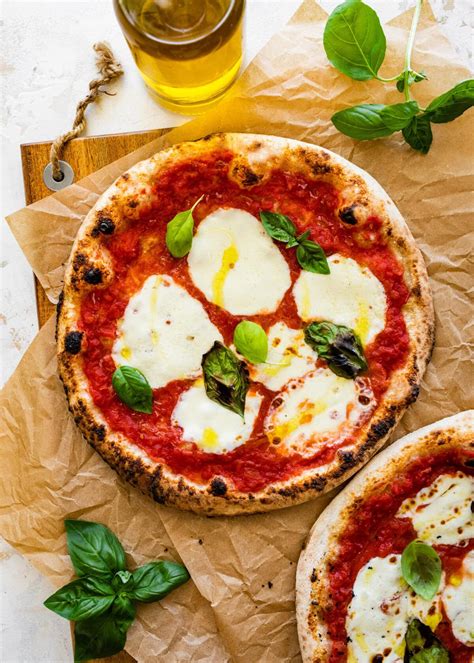 Homemade Pizza Margherita (Authentic Italian) - Cucina by Elena