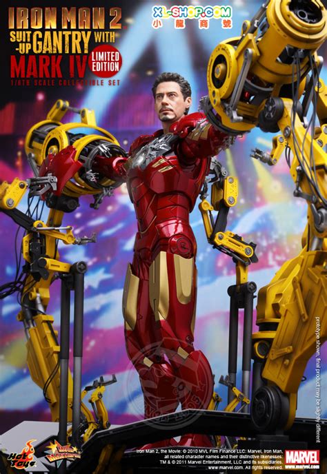 Hot Toys MMS Iron Man Th Scale Suit Up Gantry With Mark IV Limited Edition