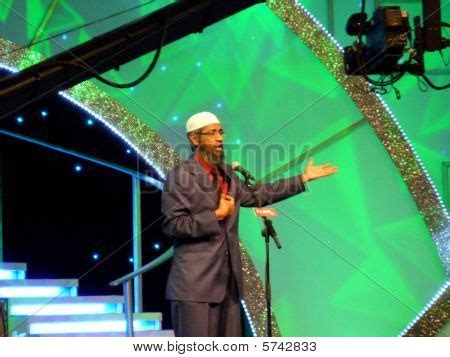 Zakir Naik Debate Image & Photo (Free Trial) | Bigstock