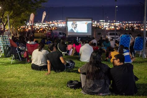 El público acompañó la primera jornada del ciclo Cine bajo las