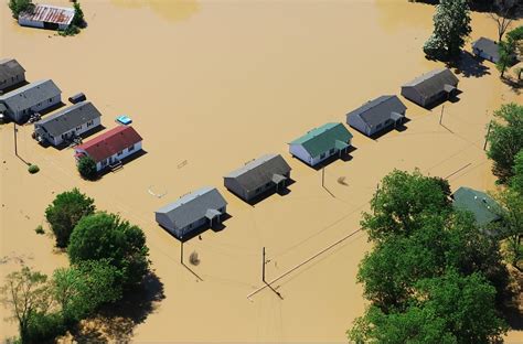 Tennessee Floods Leaves At Least 22 People Dead and 50 Missing