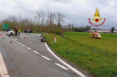 Incidente Della Ferrari A Vercelli Le Immagini Dopo Lo Schianto