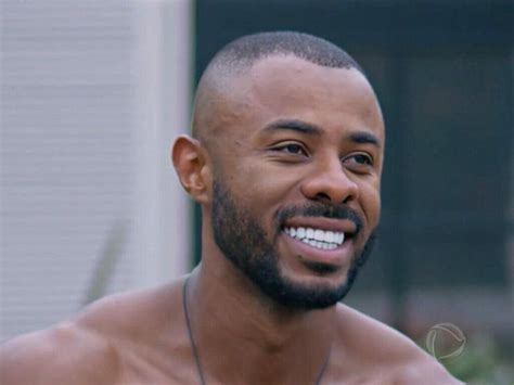 Vaza nude de Glauco Marciano em A Grande Conquista e público reage Realmente é grande