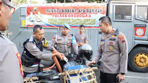 Polri Salurkan Bantuan Air Bersih Atasi Kekeringan Di Grobogan