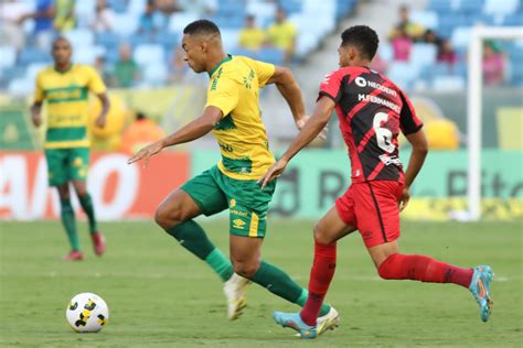 Vitor Roque Entra Marca E Athletico Vence O Cuiabá Na Arena