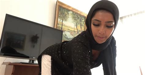 Hijabi Maid With A Banging Figure Is Banged By An Indian ZB Porn