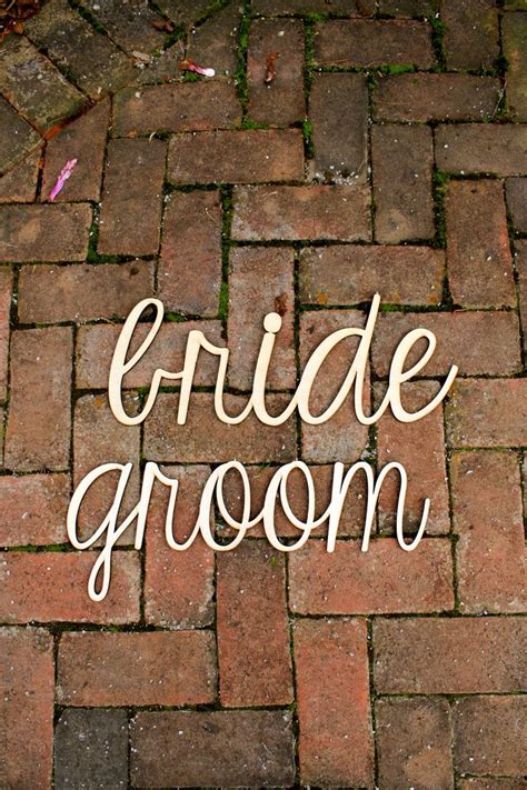 Use These Custom Bride And Groom Signs For The Back Of The Couple S