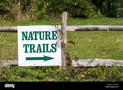 Nature trail logo hi-res stock photography and images - Alamy