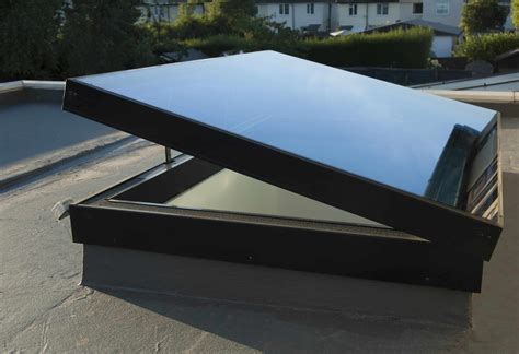 Electric Opening Skylights Triple Glazed Opening Flat Roof Windows