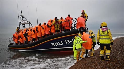 Migration Großbritannien verzeichnet 2022 Höchstzahl an Bootsmigranten