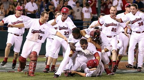 2011 College World Series South Carolina Wins Thriller Over Florida 2