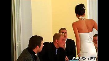 La fiesta sexual en toda regla comienza en el centro de una prisión XVIDEOS