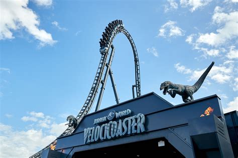 Jurassic World VelociCoaster Review and Ride Footage: A Terrifying Coaster